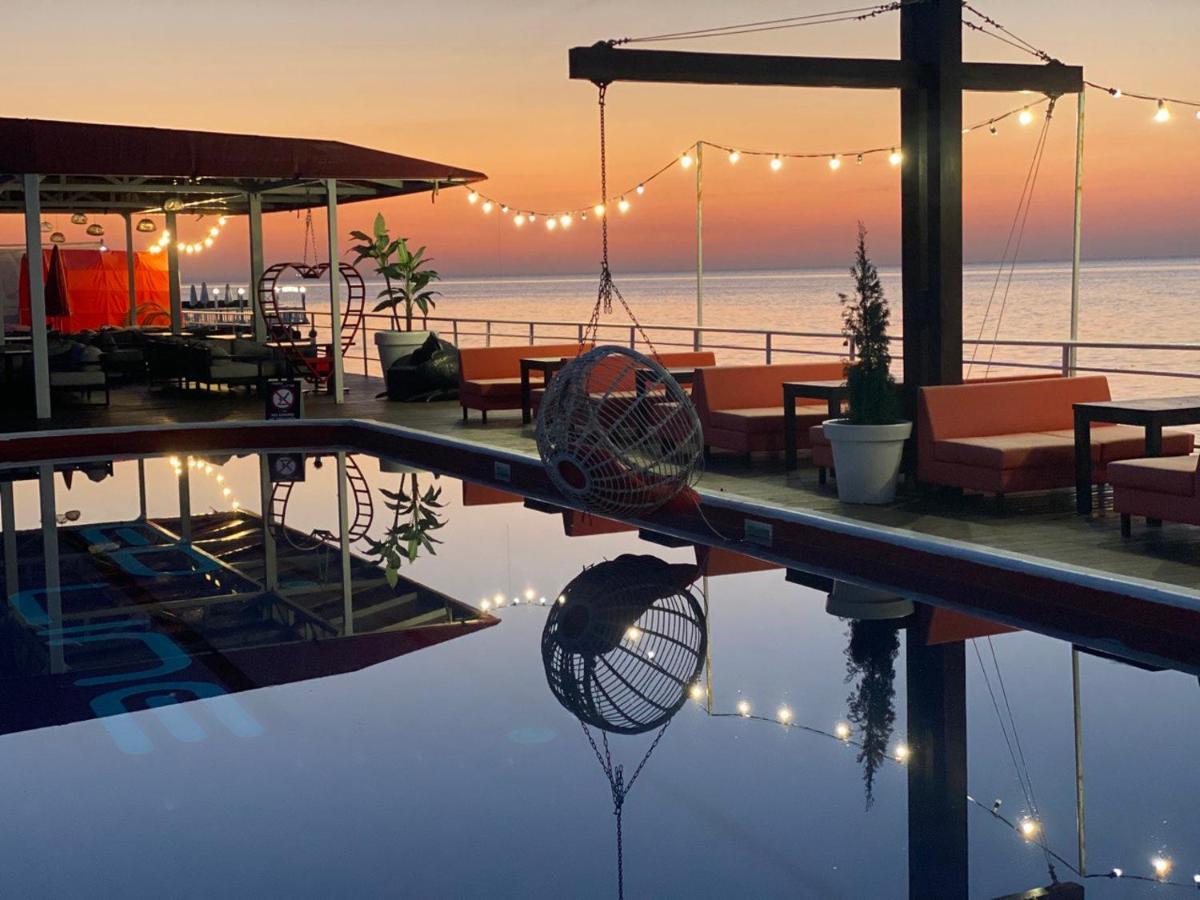 Club House Arkadia Beach Odesa Exterior photo